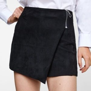 Zara NWT faux suede brown skort.